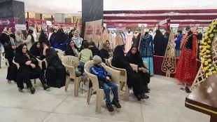 نشست هنرمندان و نخبگان ششمین جشنواره ملی فرهنگی، هنری و پژوهشی فردخت در دومین روز از برگزاری نمایشگاه 4