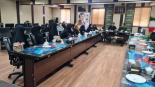 مراسم تقدیر از اساتید و دانشجویان فعال دانشکده در پویش دوخت لباس فرم مدافعان امنیت 10