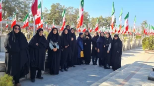 حضور کارکنان دانشکده در قطعه شهدای دارالسلام گلابچی به مناسبت هفته دولت و تجلیل از مقام شهدای کارمند 6