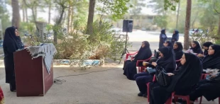 آیین اهتزاز پرچم مقدس جمهوری اسلامی ایران همزمان با شروع سال تحصیلی در دانشکده ملی مهارت دختران کاشان 2