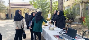 برگزاری میز خدمت مشاوره همزمان با آغاز حضور دانشجویان 5
